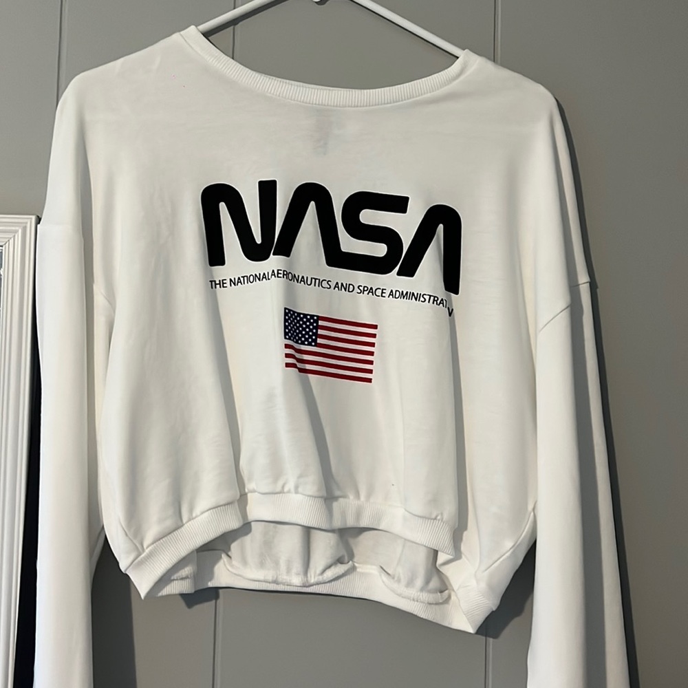 Divided by H&M white cropped hoodie. Size M